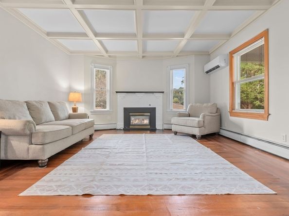 326 William St, Stoneham MA 02180