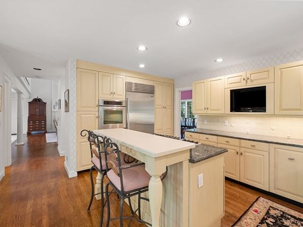 18 Phillips Pond Rd 18, Natick MA 01760