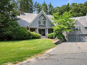 18 Phillips Pond Rd 18, Natick MA 01760