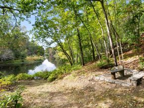 18 Phillips Pond Rd 18, Natick MA 01760