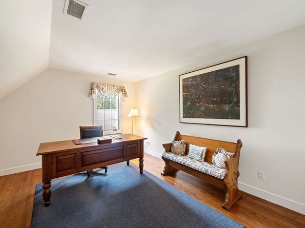 18 Phillips Pond Rd 18, Natick MA 01760