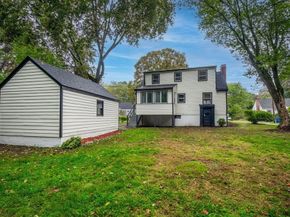 223 Washington St, Reading MA 01867