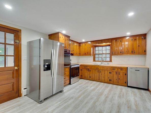 223 Washington St, Reading MA 01867