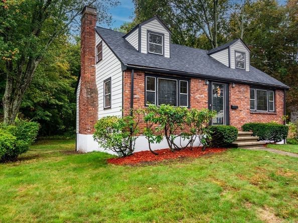 223 Washington St, Reading MA 01867