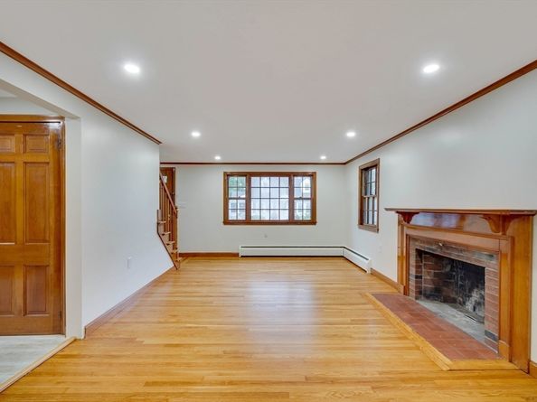 223 Washington St, Reading MA 01867