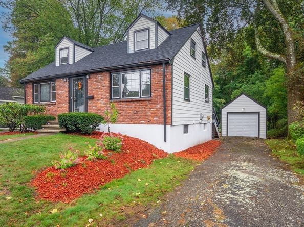 223 Washington St, Reading MA 01867