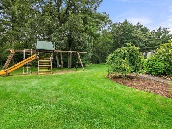25 Bayberry Circle 25, Millis MA 02054