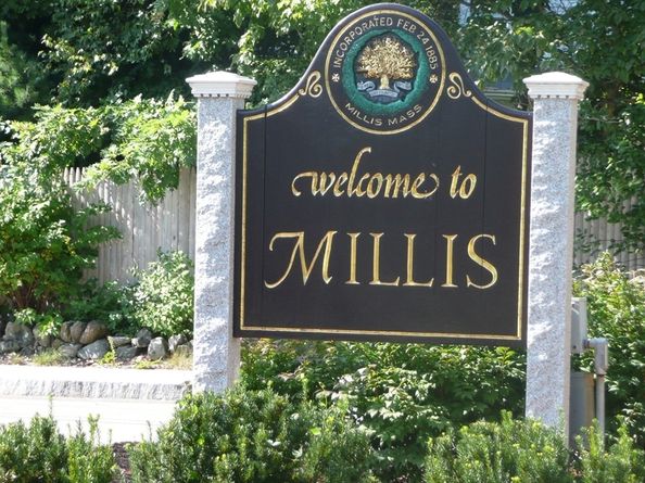 25 Bayberry Circle 25, Millis MA 02054