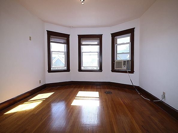 25 Whitby Terrace 3, Boston MA 02125