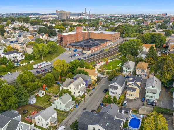 7 Woodbine St, Somerville MA 02143