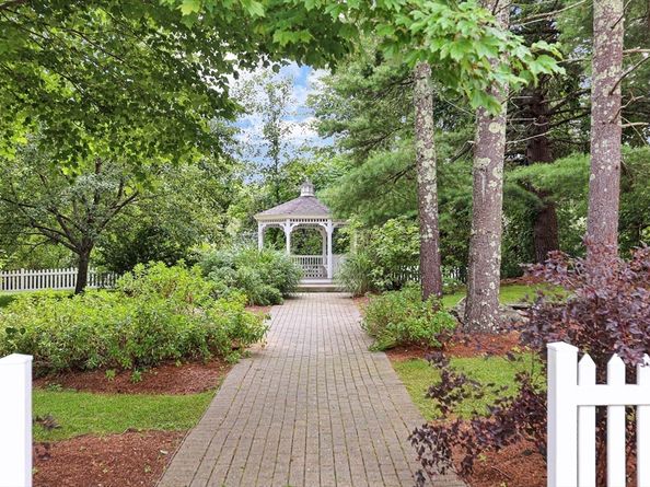 28 Mcintosh Dr 22, Stow MA 01775