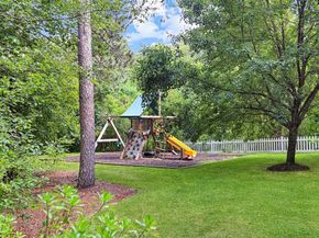 28 Mcintosh Dr 22, Stow MA 01775