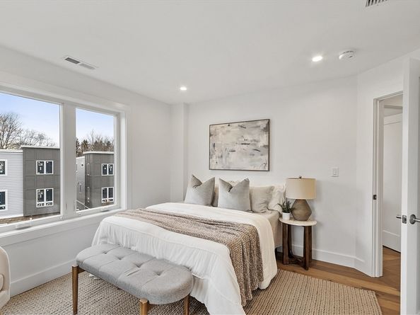 225 Middlesex Turnpike 106, Burlington MA 01803