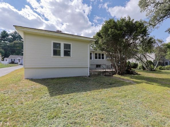 256 S Main St, Hopedale MA 01747