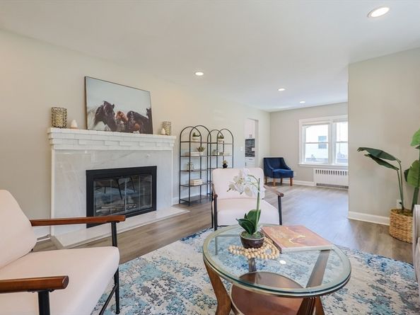 256 S Main St, Hopedale MA 01747