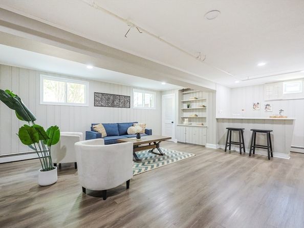 256 S Main St, Hopedale MA 01747