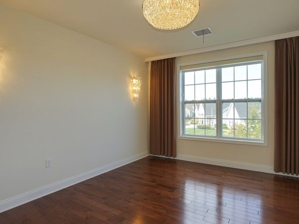 6 Glen Ellen Blvd 6, Millis MA 02054