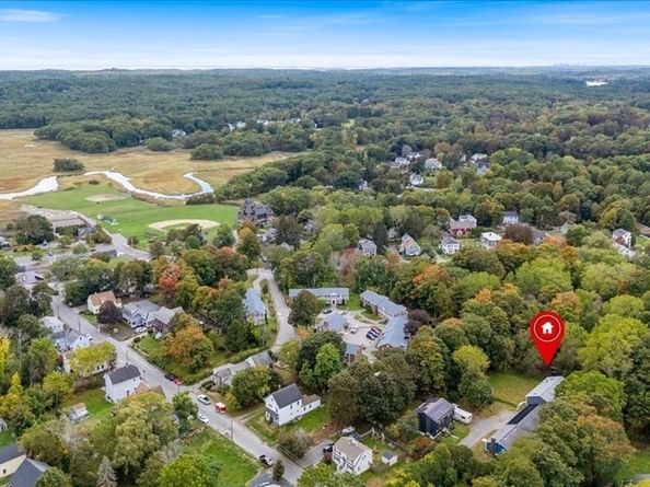34 & 34R Pickering St, Essex MA 01929
