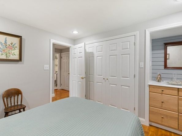 34 & 34R Pickering St, Essex MA 01929
