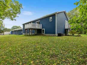 34 & 34R Pickering St, Essex MA 01929