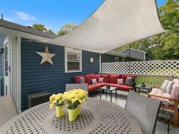 34 & 34R Pickering St, Essex MA 01929