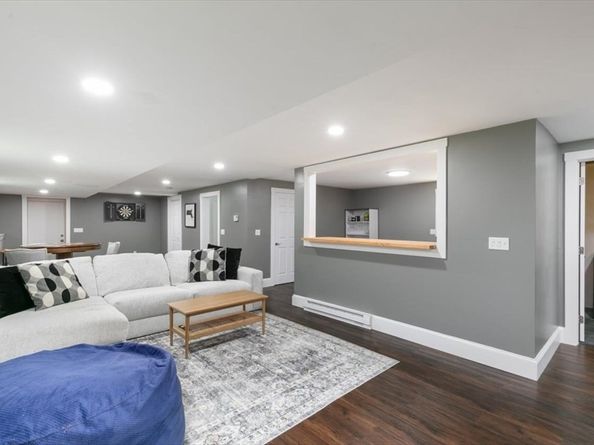 34 & 34R Pickering St, Essex MA 01929