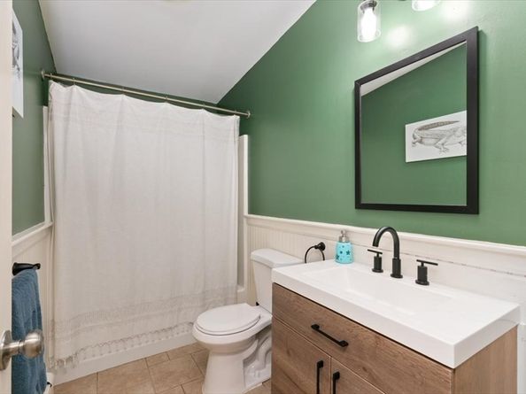 34 & 34R Pickering St, Essex MA 01929