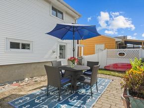 24 Maple St, Marblehead MA 01945