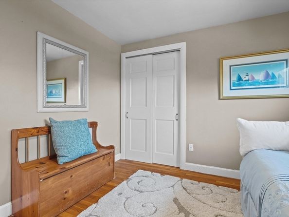 24 Maple St, Marblehead MA 01945