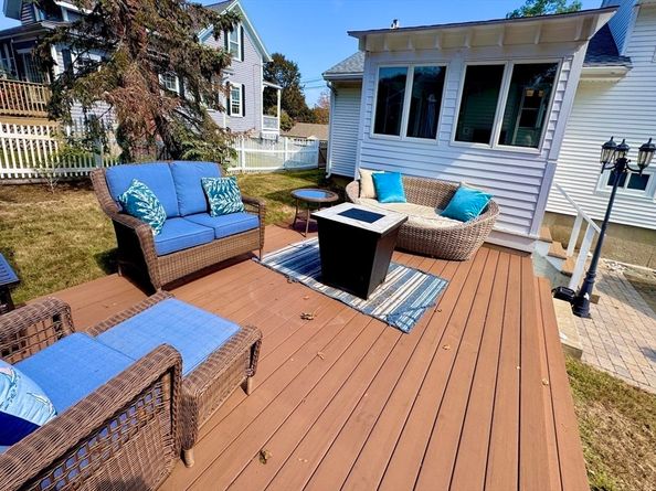 24 Maple St, Marblehead MA 01945