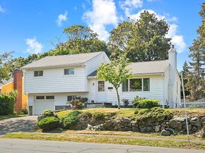 24 Maple St, Marblehead MA 01945