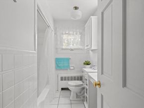 24 Maple St, Marblehead MA 01945