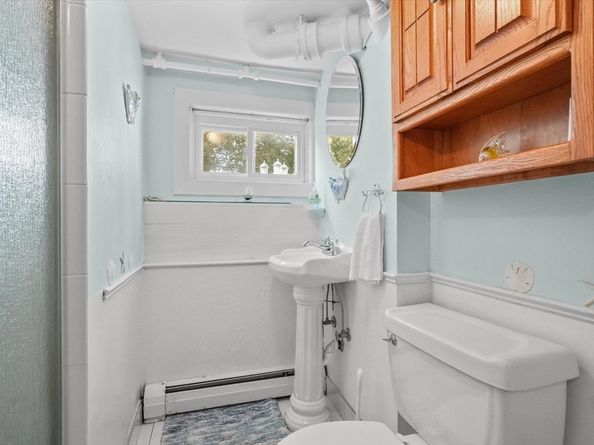 24 Maple St, Marblehead MA 01945