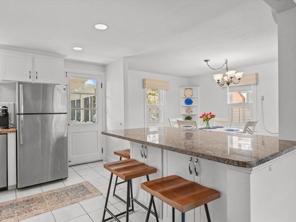 24 Maple St, Marblehead MA 01945