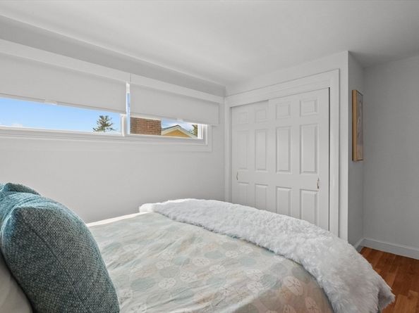 24 Maple St, Marblehead MA 01945