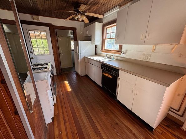 40 Rockaway Avenue, Hull MA 02045