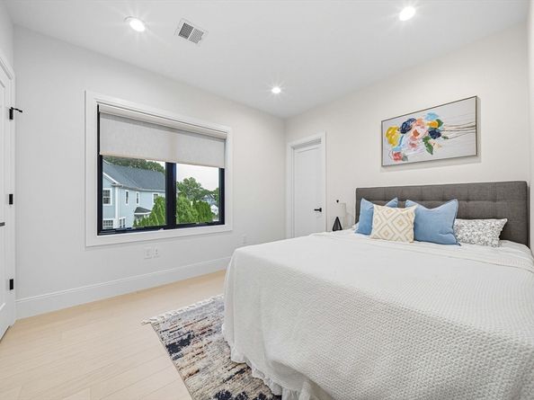 5 Kappius Path, Newton MA 02459