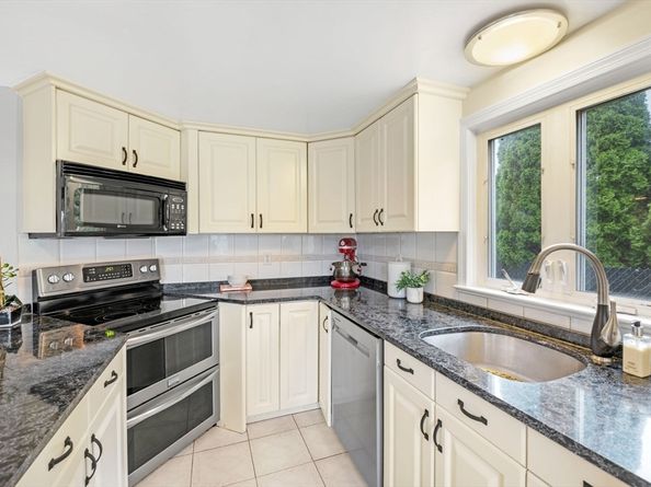42 Fairfield Avenue, Melrose MA 02176