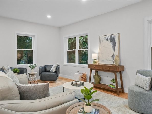 119 River St, Middleton MA 01949