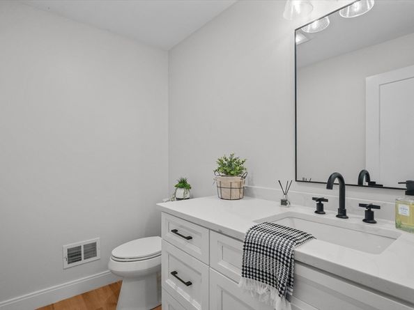 119 River St, Middleton MA 01949