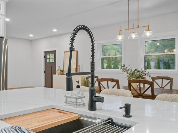 119 River St, Middleton MA 01949