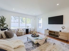 54 South St 5, Medford MA 02155