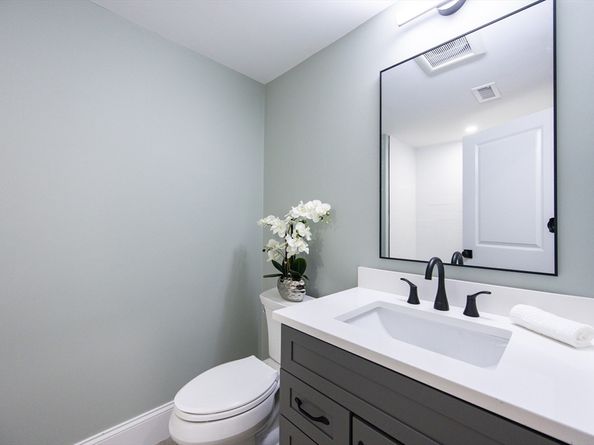 54 South St 5, Medford MA 02155