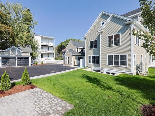 54 South St 5, Medford MA 02155