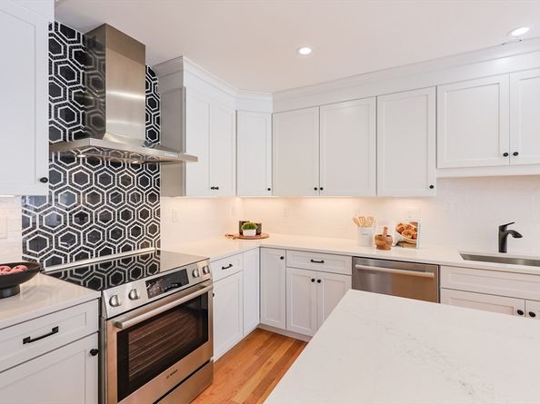 54 South St 5, Medford MA 02155
