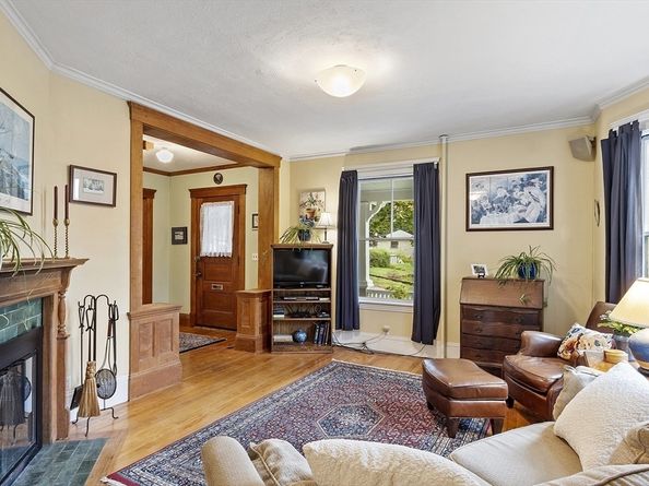 6 Moore Ave, Worcester MA 01602