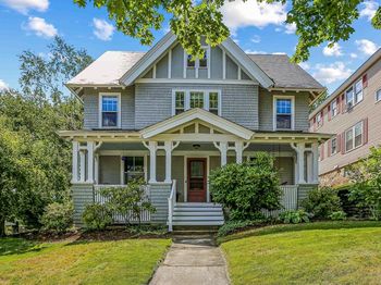 6 Moore Ave