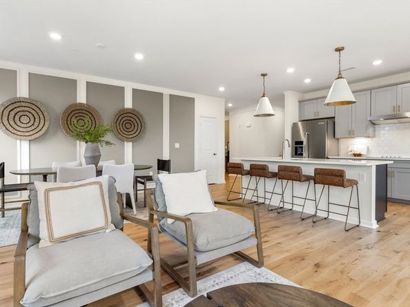 2 Stratton Drive 1109, Woburn MA 01801