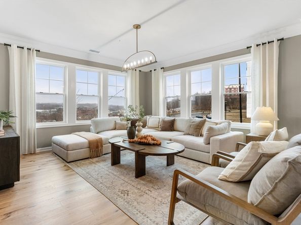 2 Stratton Drive 1109, Woburn MA 01801