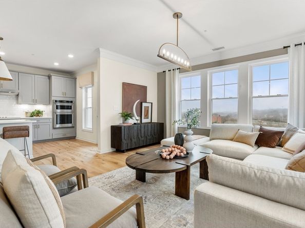 2 Stratton Drive 1109, Woburn MA 01801